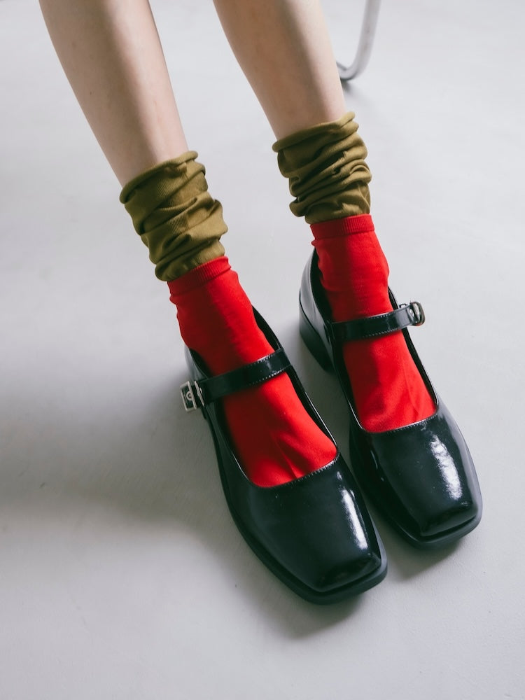 カラー:Khaki × Red
