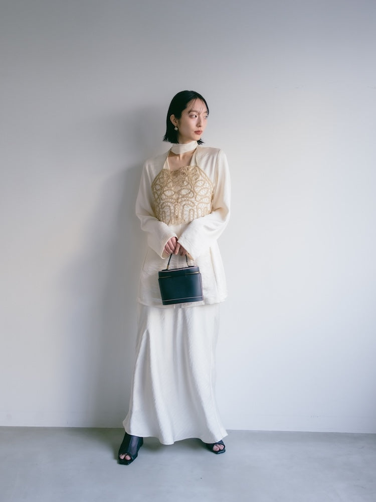 モデル身長:165cm / カラー:OffWhite / モデル着用サイズ:Mサイズ