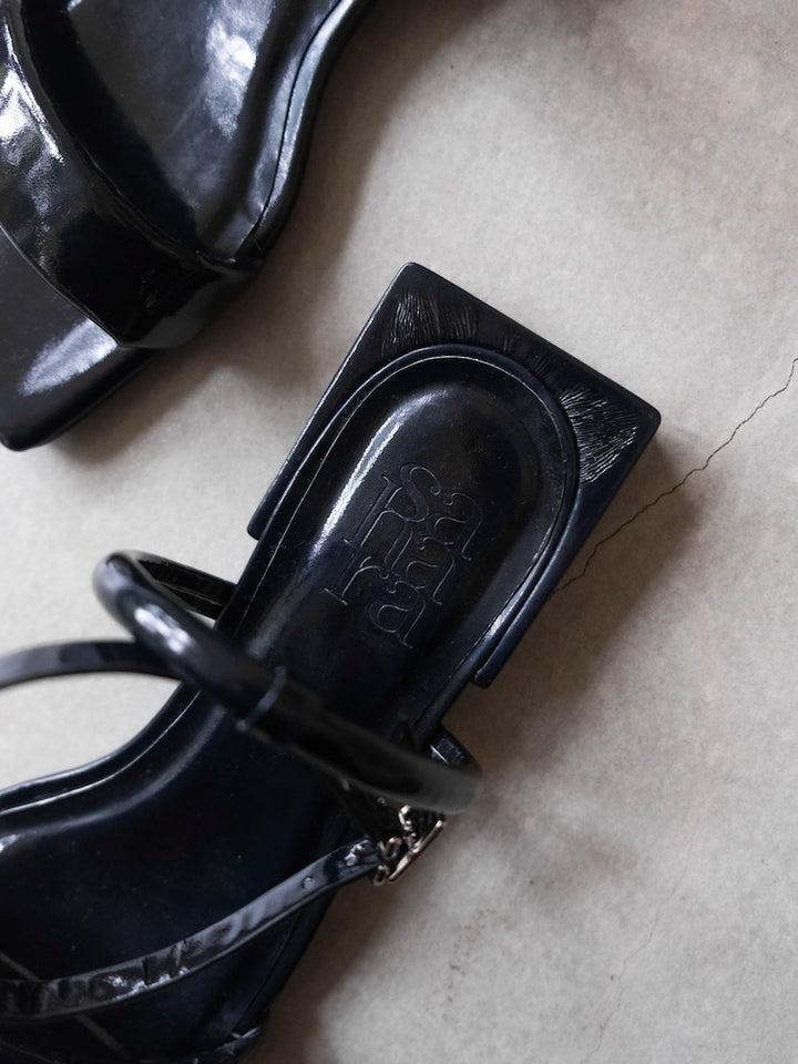 カラー:Black / サイズ:S, M, L