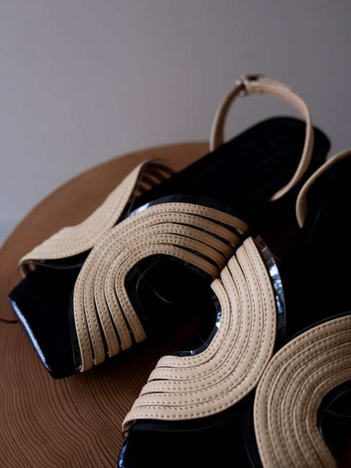 カラー:Beige / サイズ:S, M, L