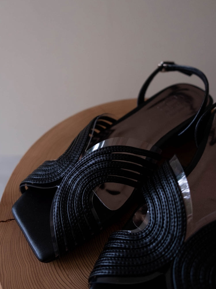 カラー:Black / サイズ:S, M, L