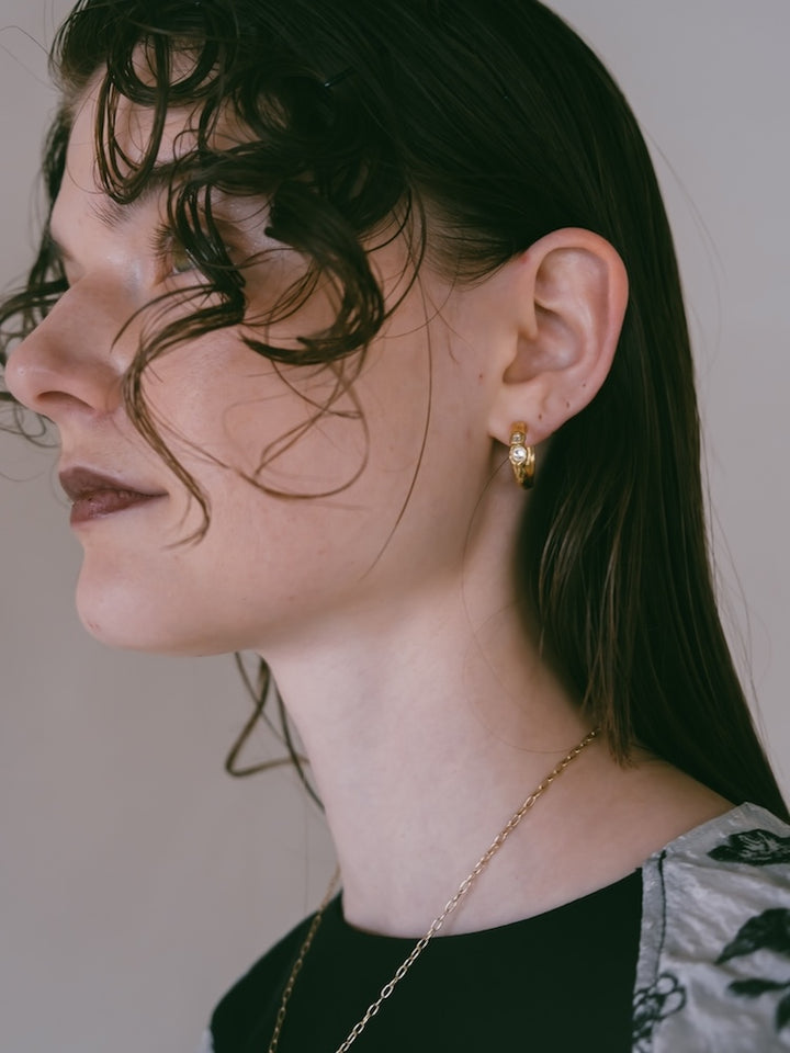 カラー:Gold ※ピアスの写真を使用していますが、こちらはイヤリングページです