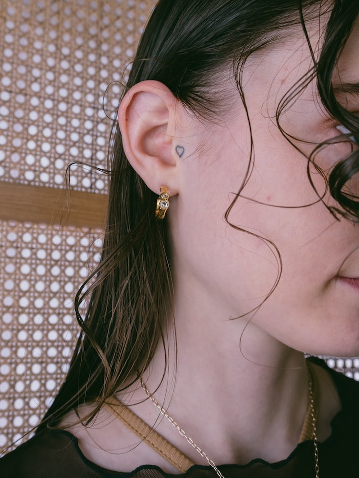 カラー:Gold ※ピアスの写真を使用していますが、こちらはイヤリングページです