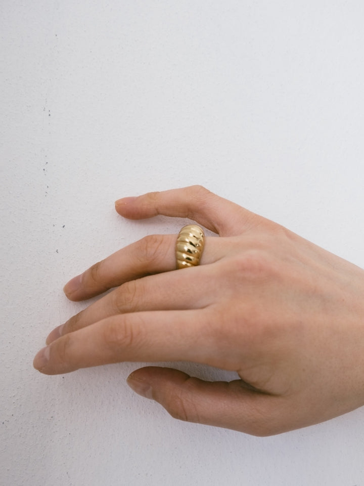 カラー:Gold / サイズ:#9, #13