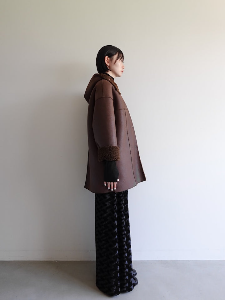 モデル身長：162cm / カラー：KhakiBrown