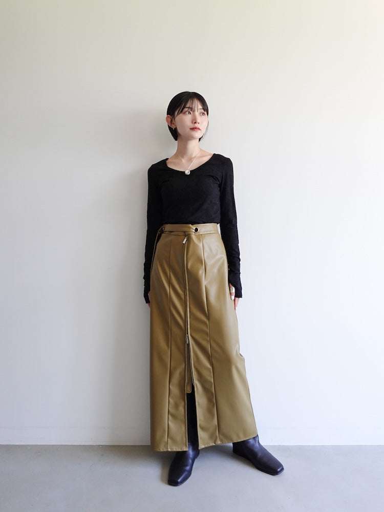 モデル身長：162cm / Belt Design Zip Skirt Mサイズ着用
