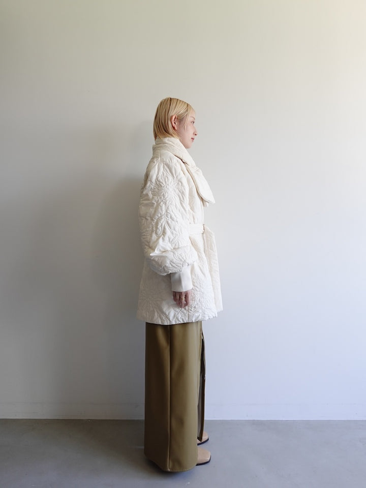 モデル身長：153cm / カラー：Ivory