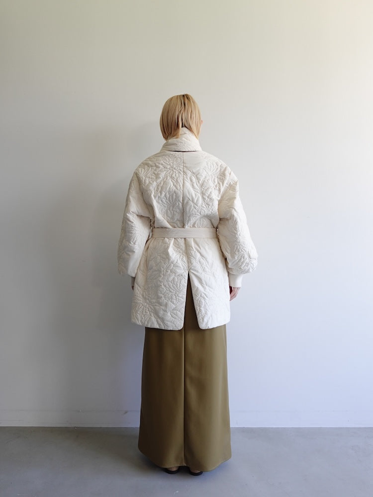 モデル身長：153cm / カラー：Ivory