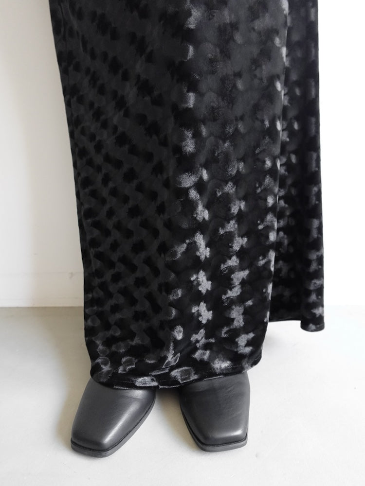 モデル身長：162cm / カラー：Black / 着用サイズ：Mサイズ