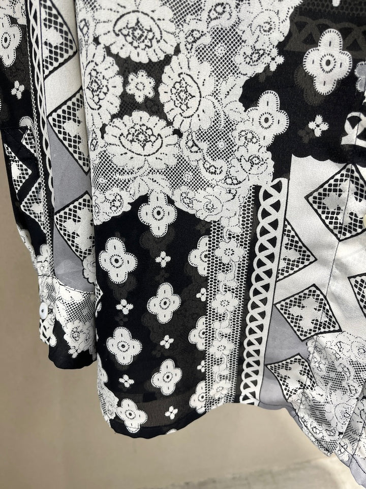 Monotone Over Shirt