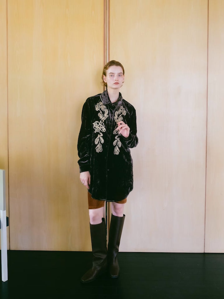 【10月24日(土) 12:00販売開始】Code Embroidery Velour Shirt