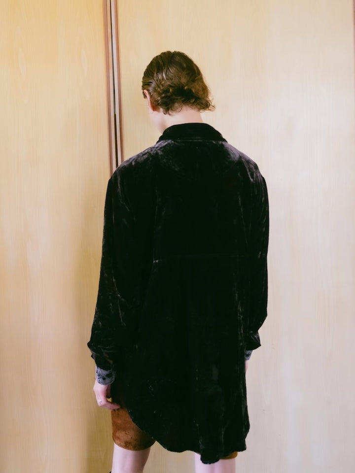 【10月24日(土) 12:00販売開始】Code Embroidery Velour Shirt