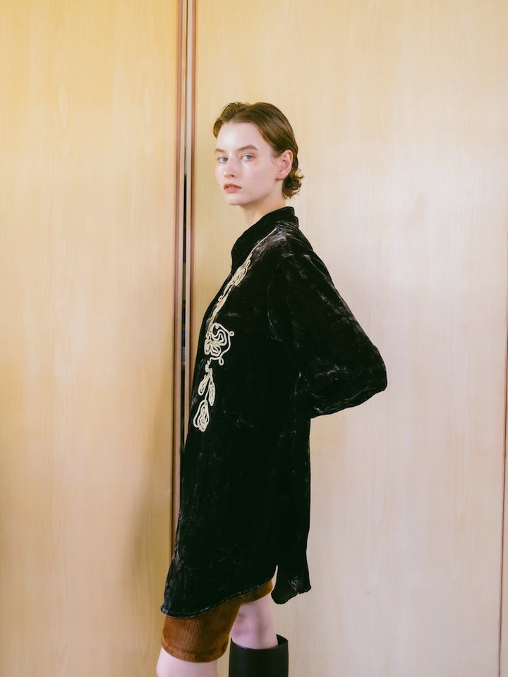 【10月24日(土) 12:00販売開始】Code Embroidery Velour Shirt