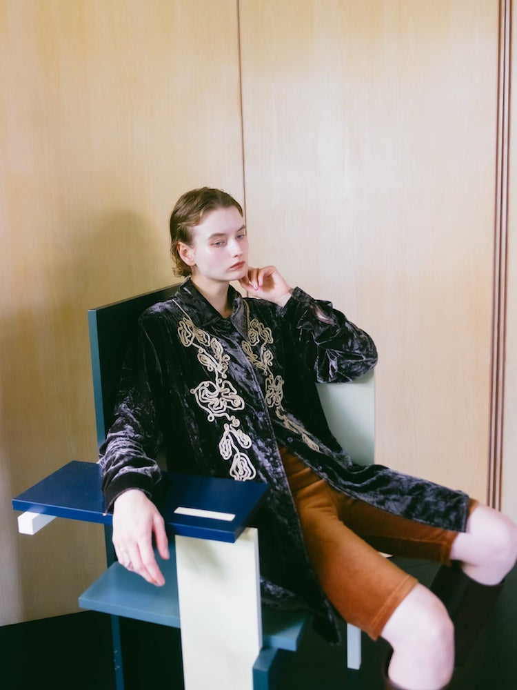 【10月24日(土) 12:00販売開始】Code Embroidery Velour Shirt