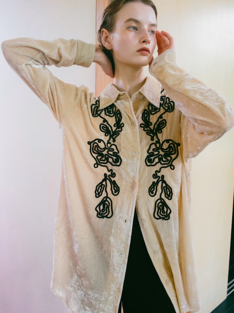 【10月24日(土) 12:00販売開始】Code Embroidery Velour Shirt