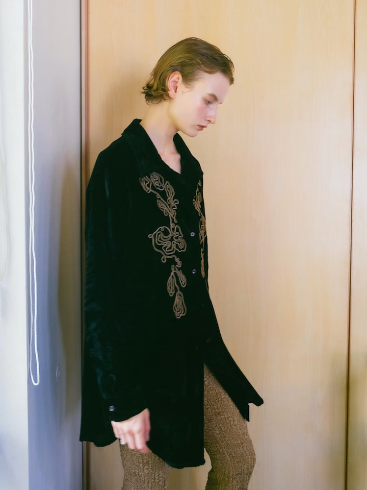 【10月24日(土) 12:00販売開始】Code Embroidery Velour Shirt