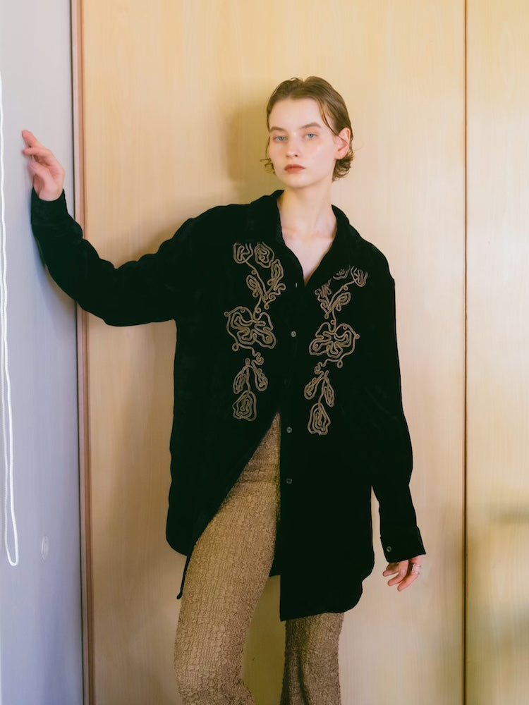 【10月24日(土) 12:00販売開始】Code Embroidery Velour Shirt