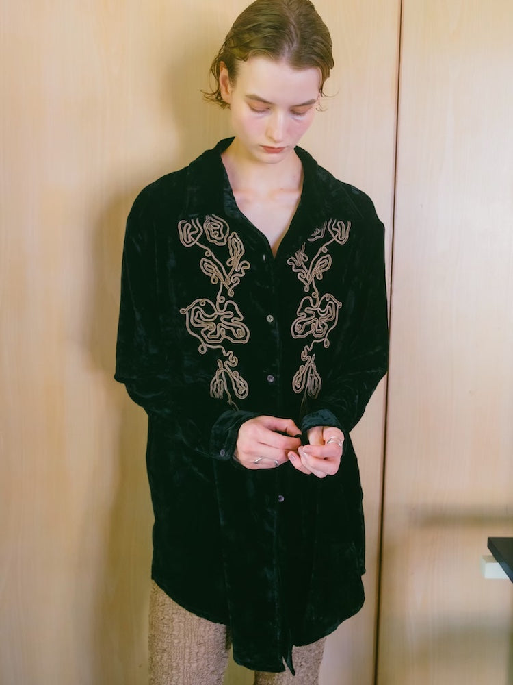 【10月24日(土) 12:00販売開始】Code Embroidery Velour Shirt