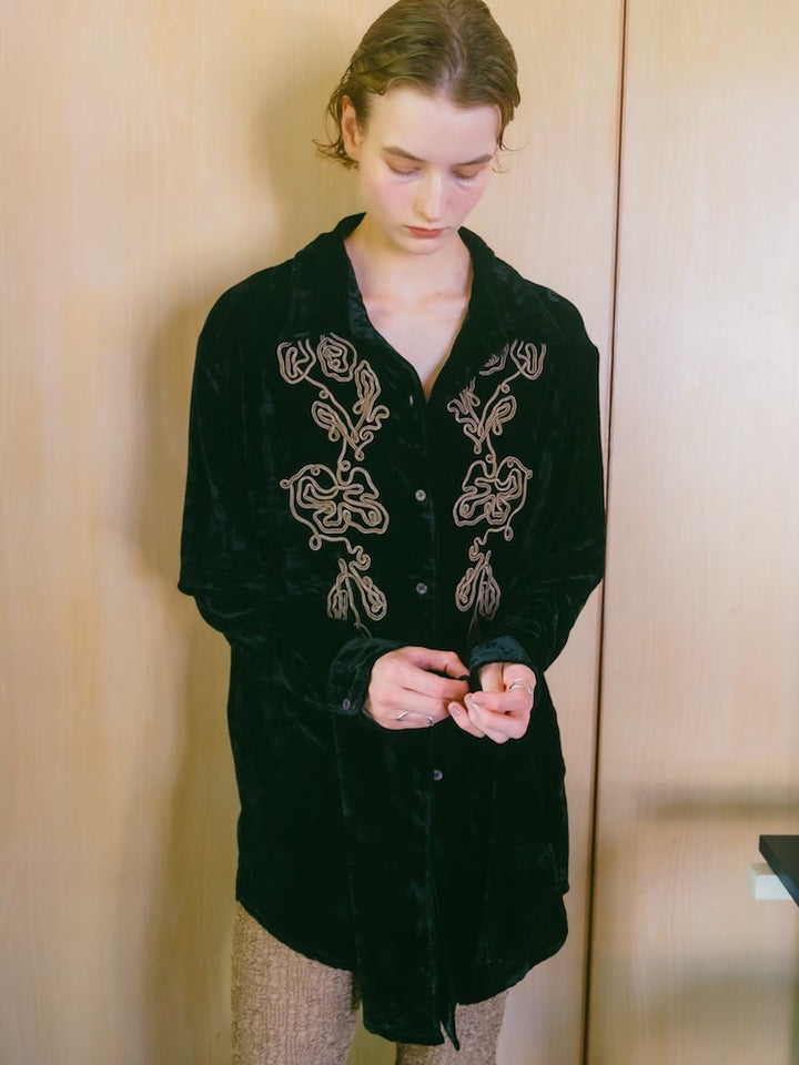 【10月24日(土) 12:00販売開始】Code Embroidery Velour Shirt