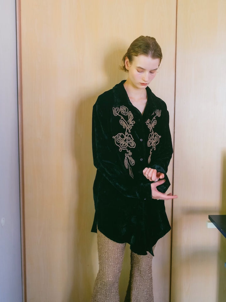 【10月24日(土) 12:00販売開始】Code Embroidery Velour Shirt