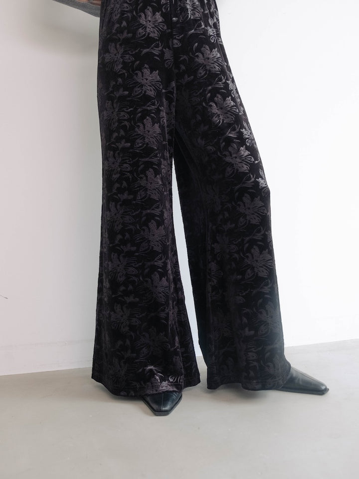 モデル身長：156cm / カラー：Black