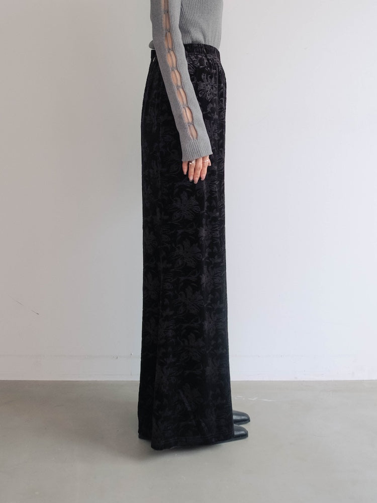 モデル身長：156cm / カラー：Black