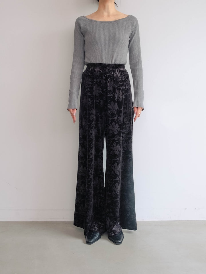 モデル身長：156cm / カラー：Black