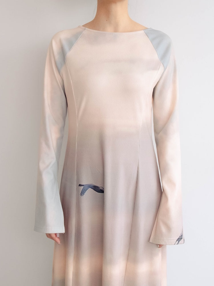 モデル身長：156cm / カラー：02 SwanMigration