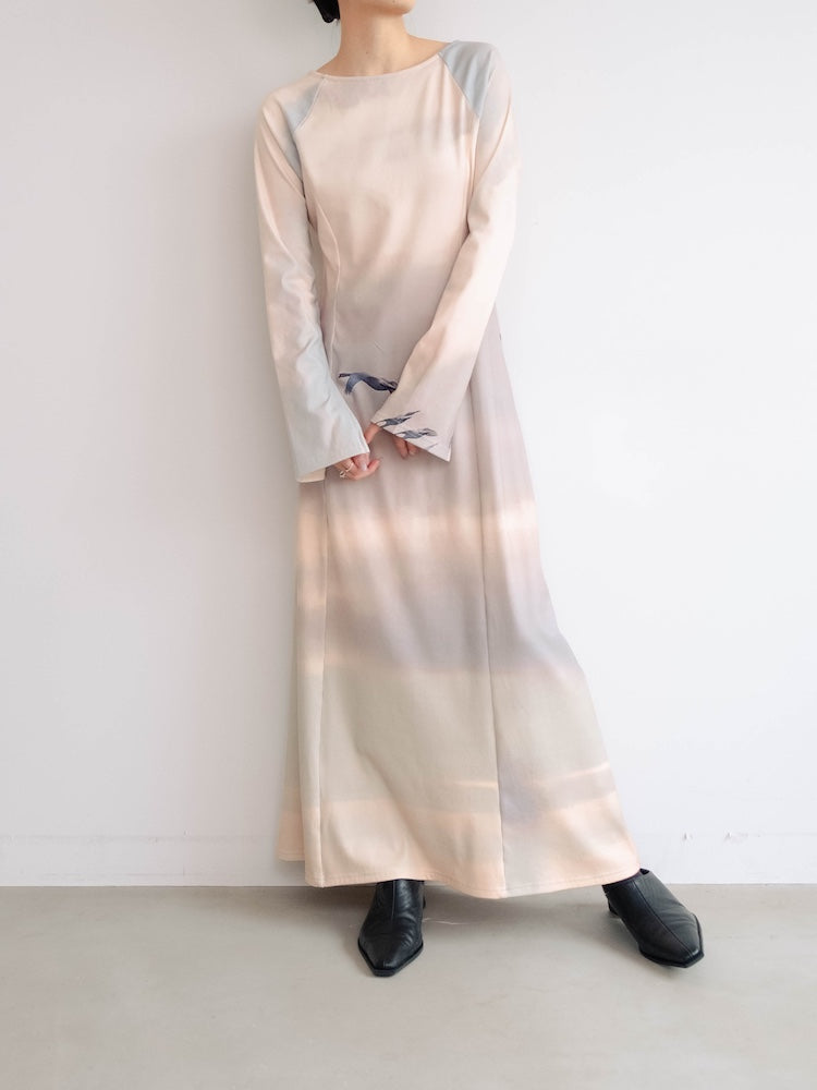 モデル身長：156cm / カラー：02 SwanMigration