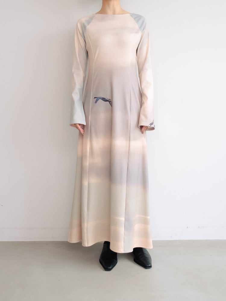 モデル身長：156cm / カラー：02 SwanMigration