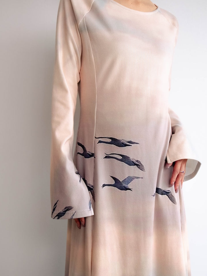モデル身長：156cm / カラー：02 SwanMigration