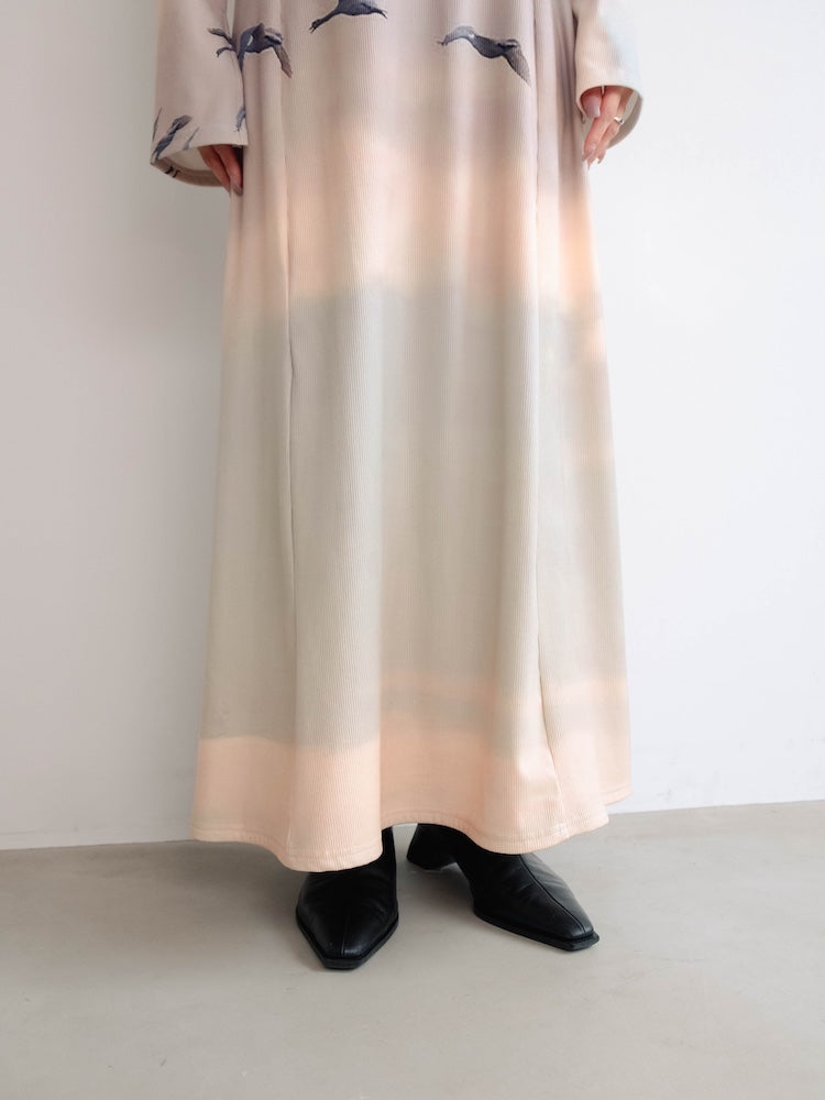 モデル身長：156cm / カラー：02 SwanMigration