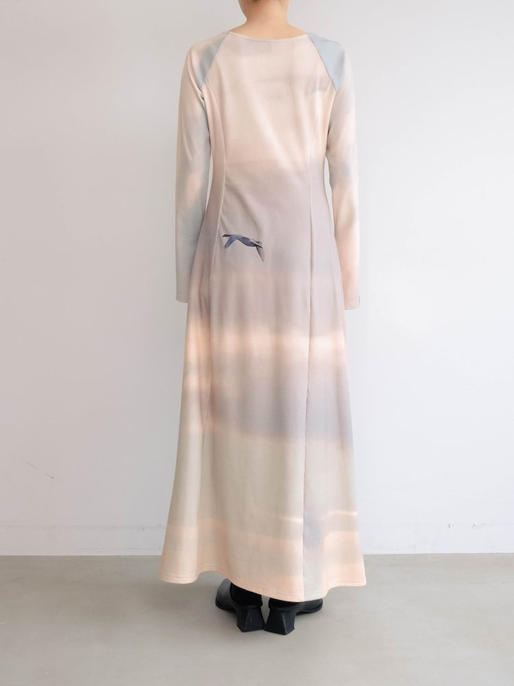 モデル身長：156cm / カラー：02 SwanMigration