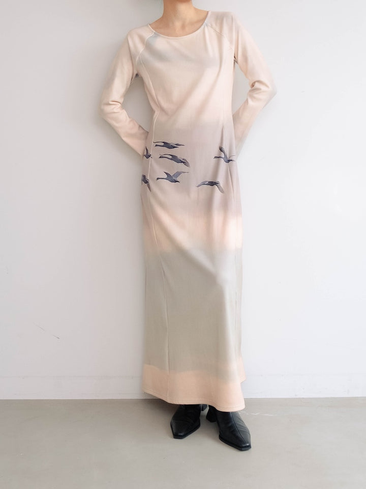 モデル身長：156cm / カラー：02 SwanMigration
