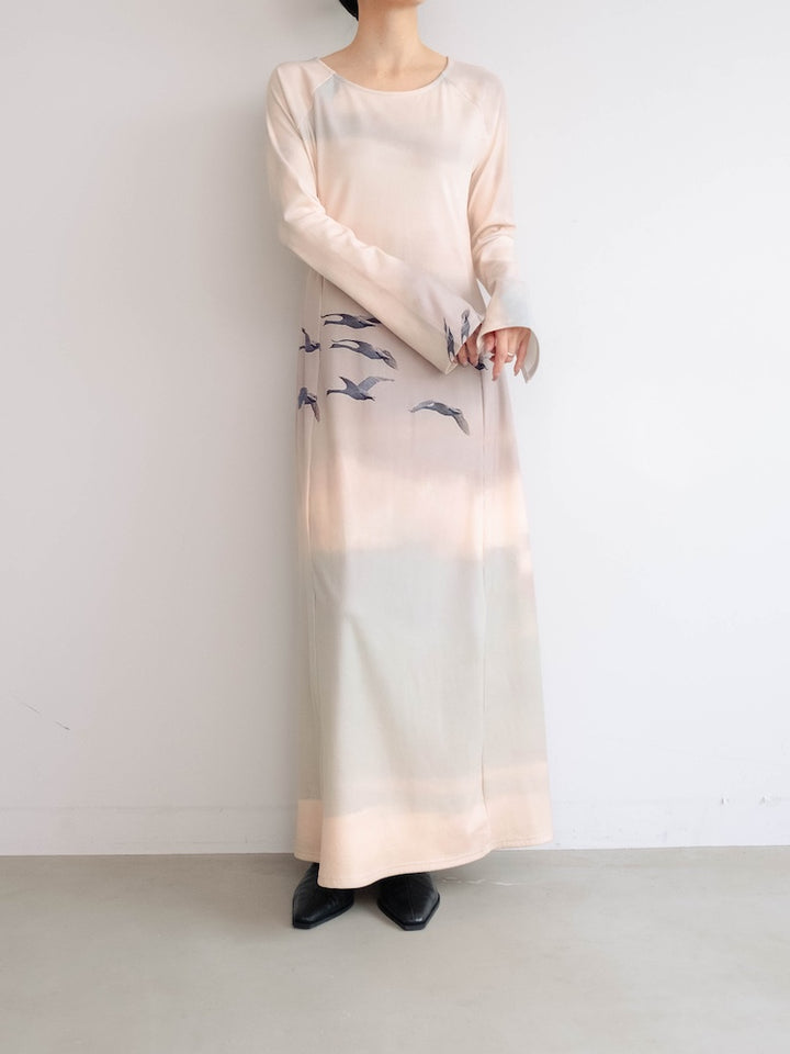 モデル身長：156cm / カラー：02 SwanMigration