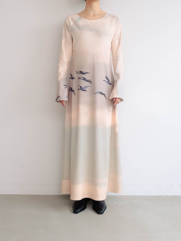 モデル身長：156cm / カラー：02 SwanMigration