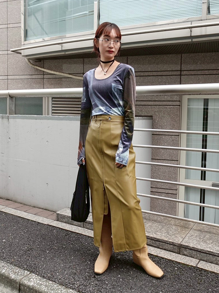 モデル身長：168cm / Belt Design Zip Skirt Sサイズ着用