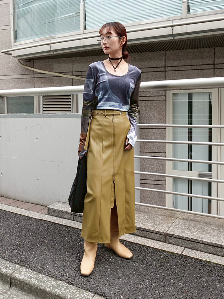 モデル身長：168cm / Belt Design Zip Skirt Sサイズ着用