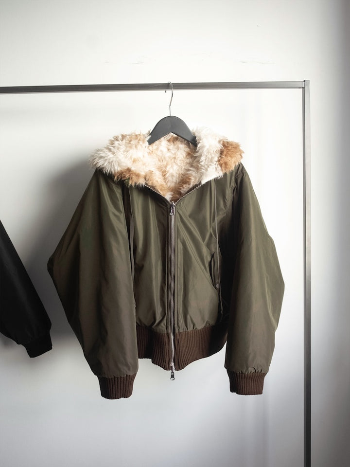 カラー：Khaki