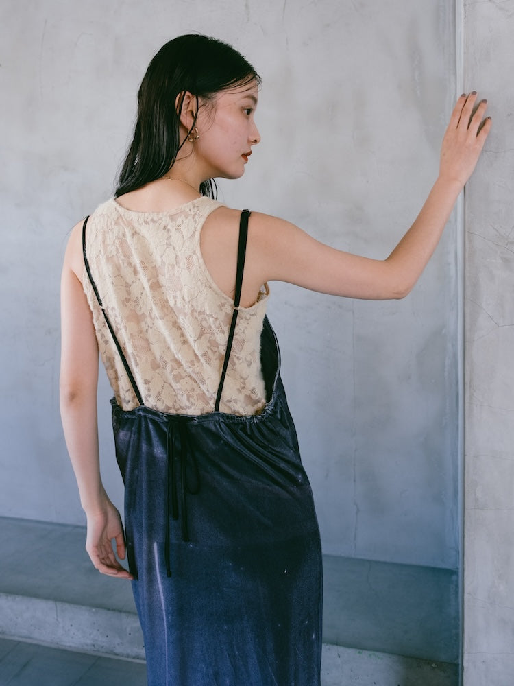 Aritzia ドレスパンツ　スネークプリント模様 トラウザーズ セール】RY ピグメント プリントサテン イージーワイド