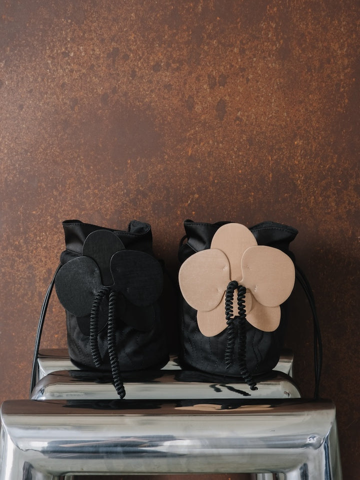 【11月28日(金) 12:00販売開始】Flower Motif Drawstring Bag