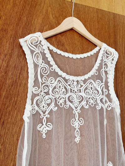White Embroidery Sleeveless Top