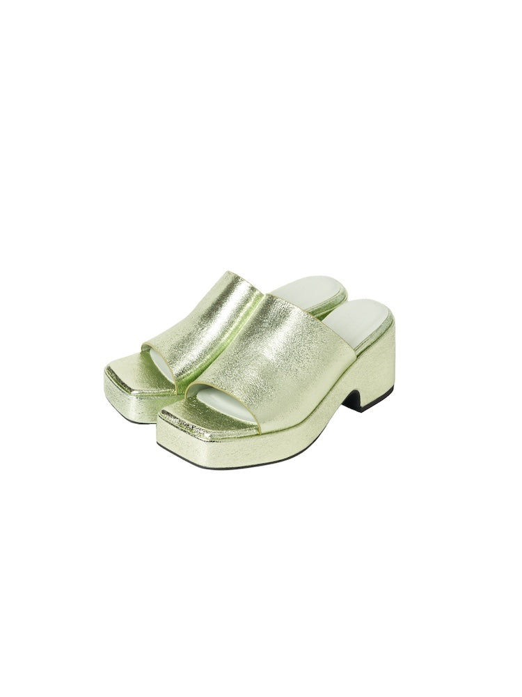 【WEB限定】Cracked Metallic Sandals