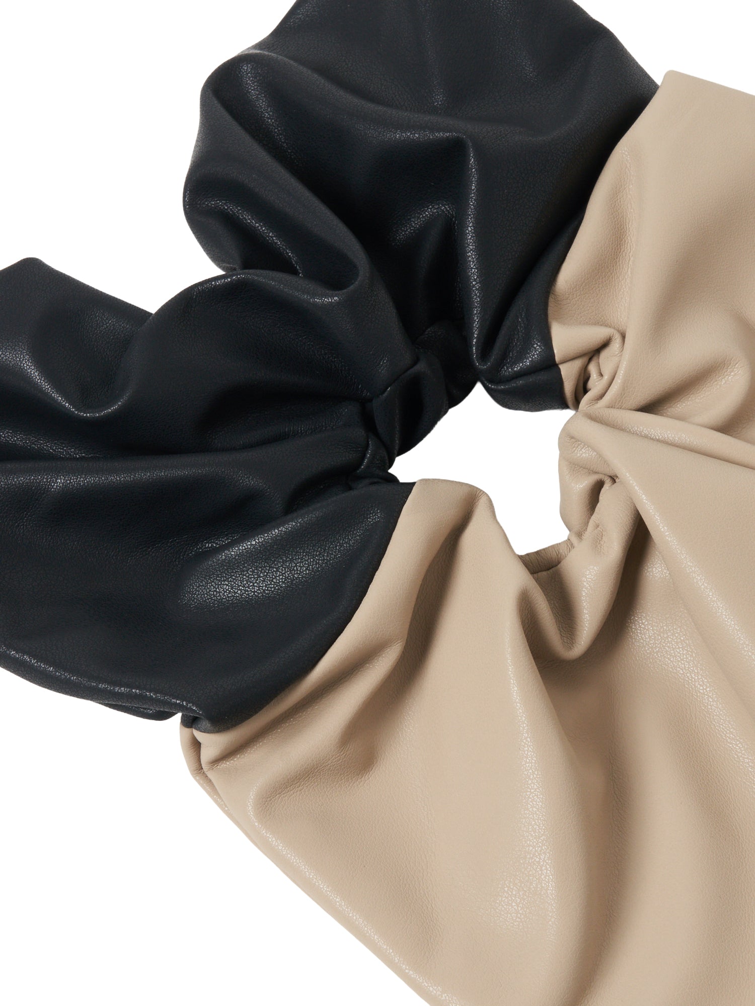 Square Leather Chouchou｜バイカラーレザーシュシュ – MARTE