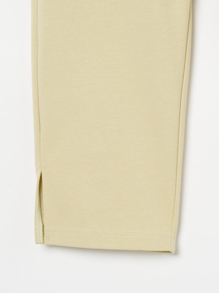 カラー：YellowGreen