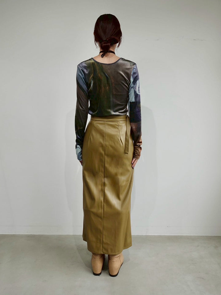 モデル身長：168cm / Belt Design Zip Skirt Sサイズ着用