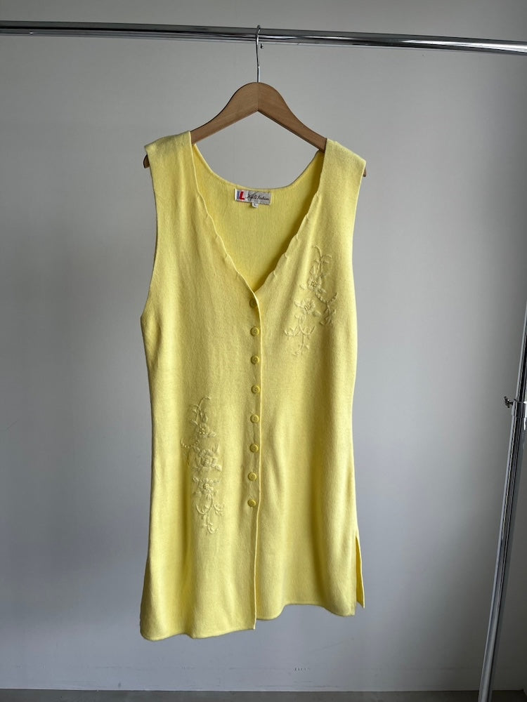 Sleeveless Lemon knit vest