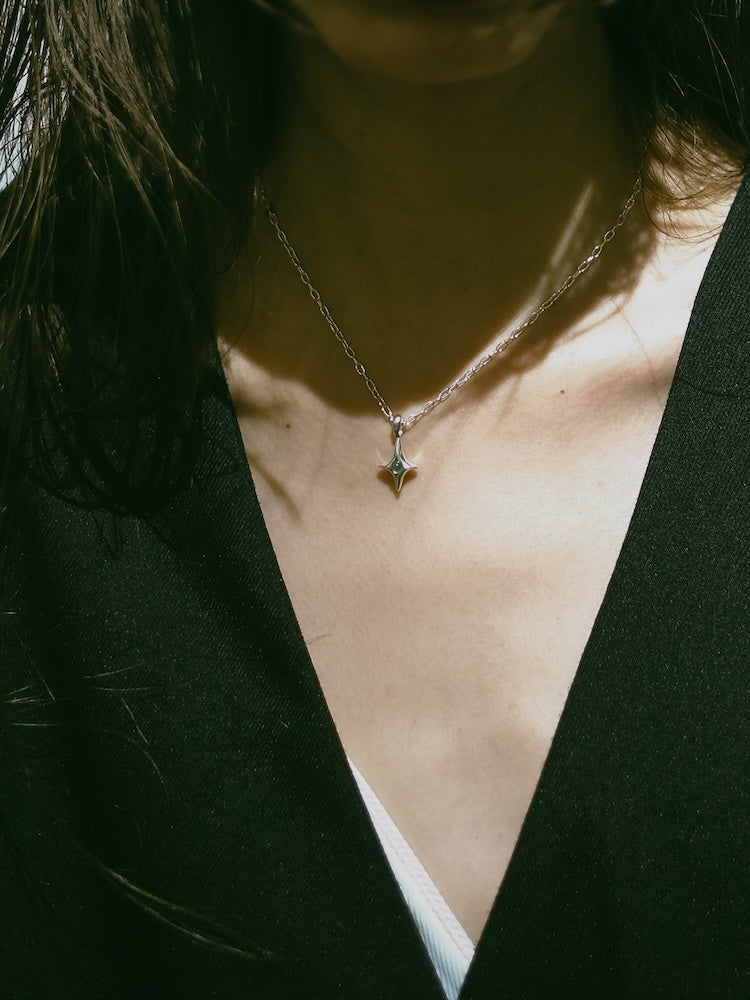 Spark Star Necklace｜天然石の星型ネックレス – MARTE
