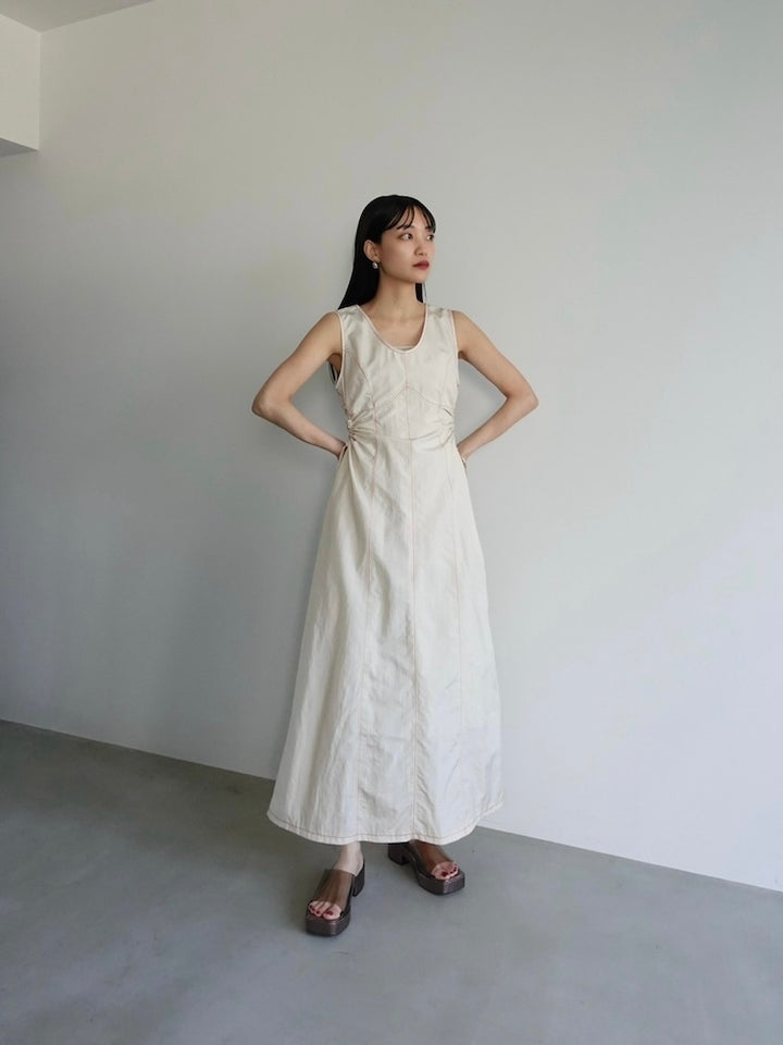 モデル身長：158cm / カラー：Ivory