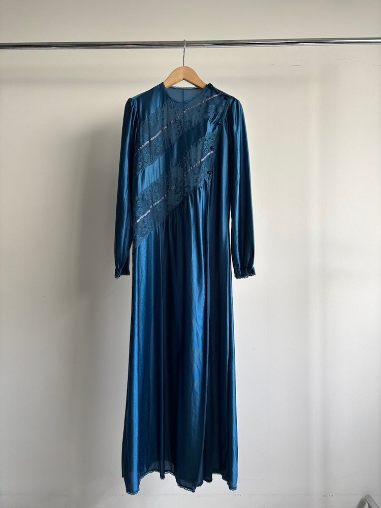 Satin Embroidery Slit Dress